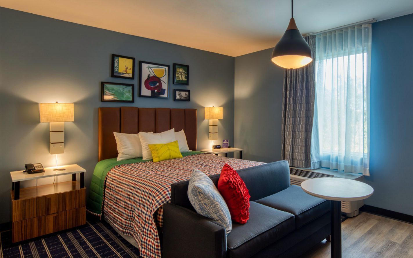 Why Uptown Suites Is the Best Extended Stay Hotel for Travel Nurses